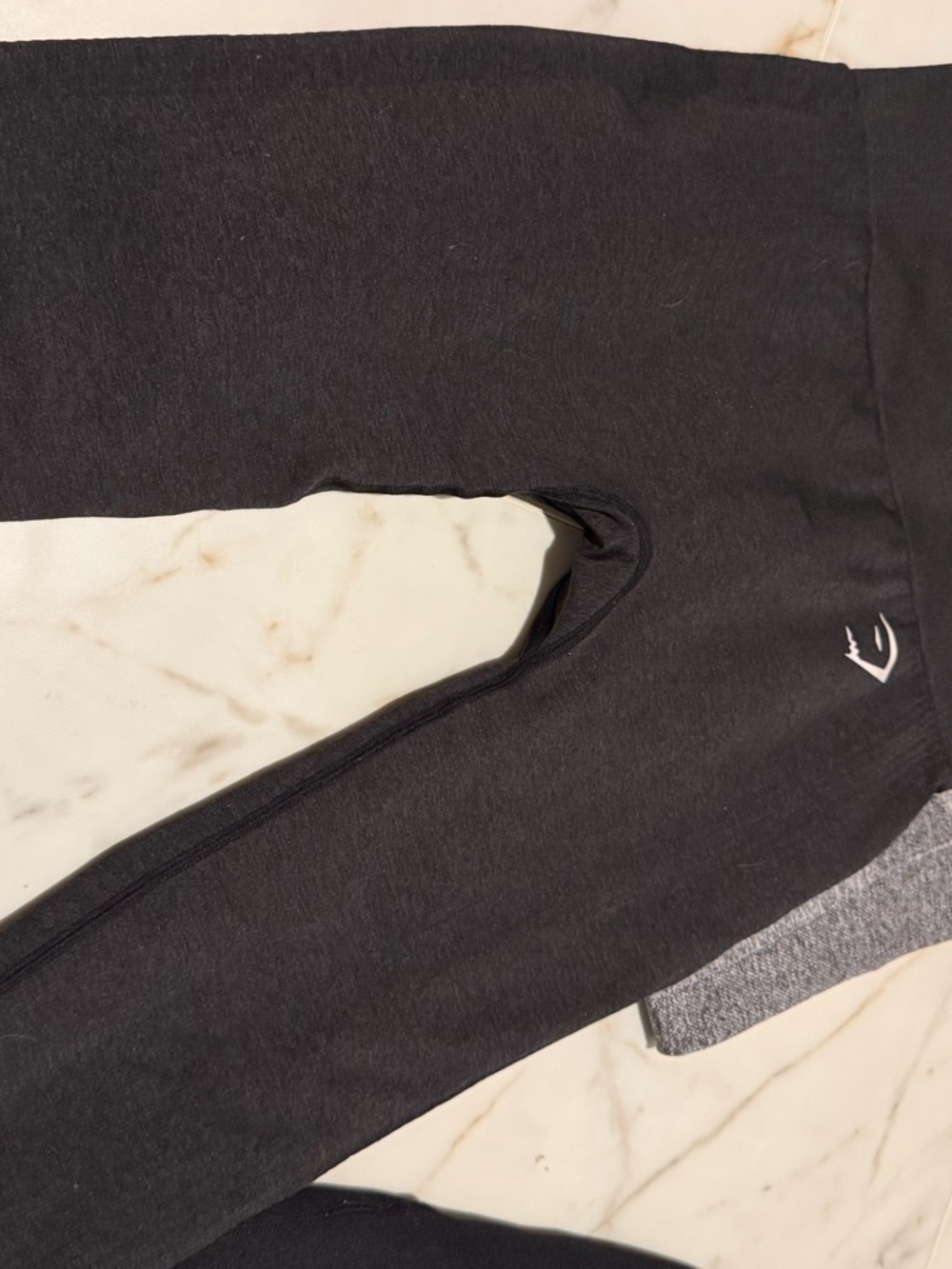 Gymshark Multi-Pack Leggings in Black, Gray and Pink-Trim Bundle of 5 - Picture 10 of 11